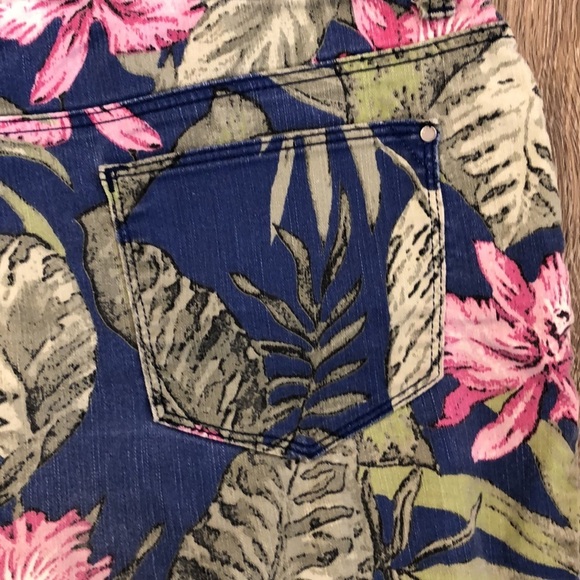 Chico’s jungle ankle pant tropical SZ 1.5 front and back pockets Green pink blue - Picture 6 of 9